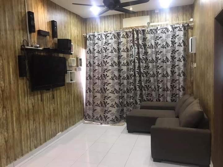 No 96 Nazirin Homestay Lumut Ngoại thất bức ảnh